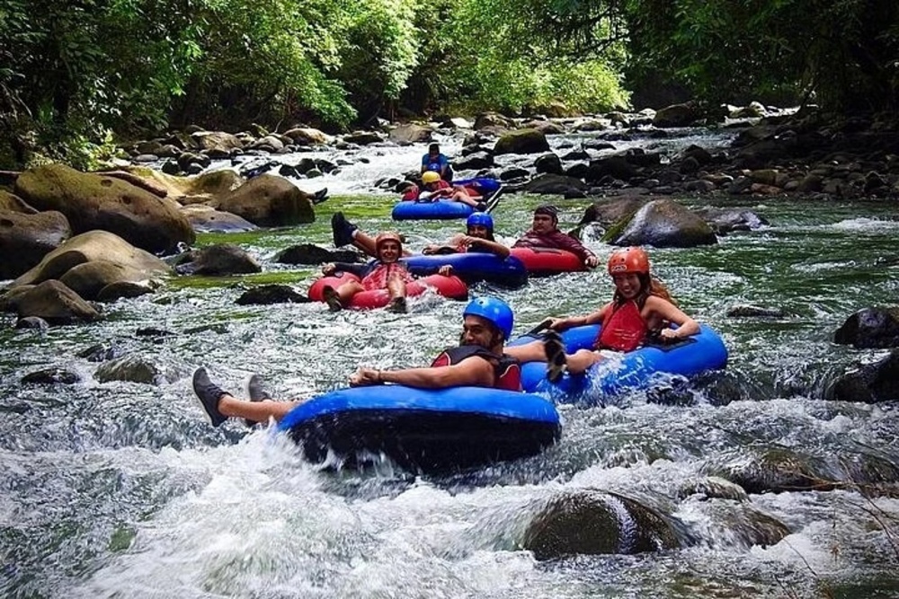 rivière Celeste en tube
